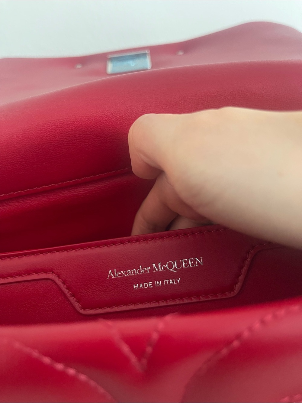 NWT Alexander McQueen Small Seal Quilted Chain Shoulder Bag in Cherry Red - Picture 9 of 12